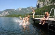 © Viertbauer | Baden im Salzkammergut: Strandbad Obertraun am Hallstättersee
