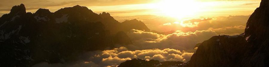 Wandern im Salzkammergut: Sonnenuntergang auf der Adamekhütte - &copy; Gapp
