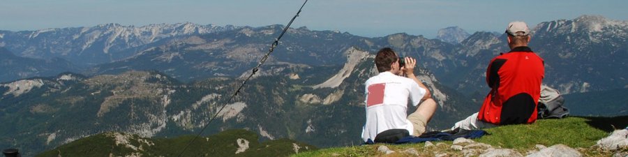 Sarstein: Rast am Gipfelkreuz - &copy; Kraft