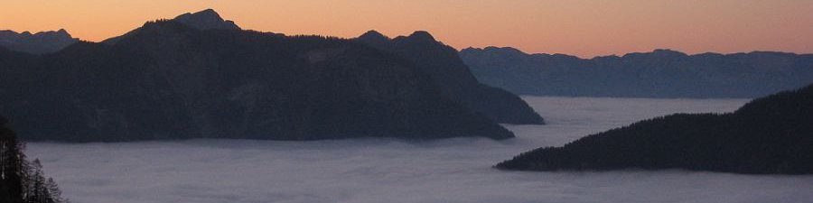 Sonnenaufgang über dem Hallstättersee - &copy; Schöpf