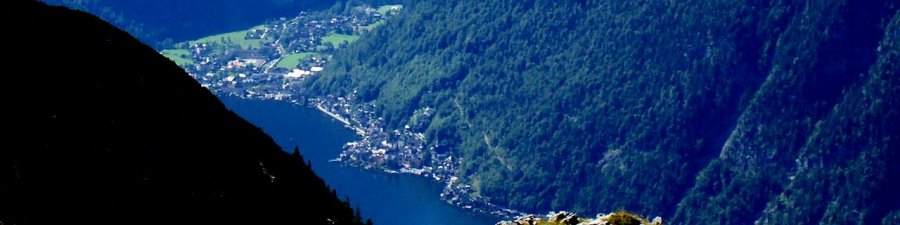 Blick vom Sarstein auf Hallstatt und den Hallstättersee - &copy; Kraft