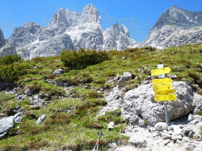 © Hummelbrunner | Wandern im Salzkammergut in Österreich: Wanderung rund um den Gosaukamm in Gosau