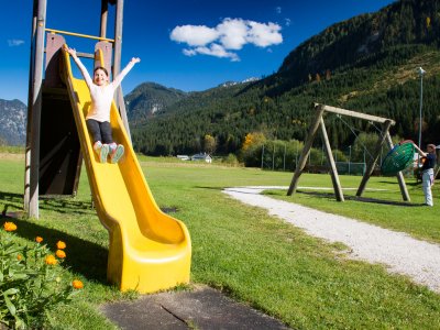 © Kraft | Urlaub im Salzkammergut: Kinderspielplatz in Gosau