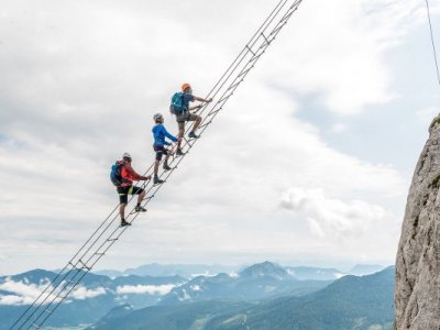 © Outdoor Leadership  | Klettersteige in der UNESCO Welterberegion Hallstatt Dachstein Salzkammergut. Klettersteig am Gosausee