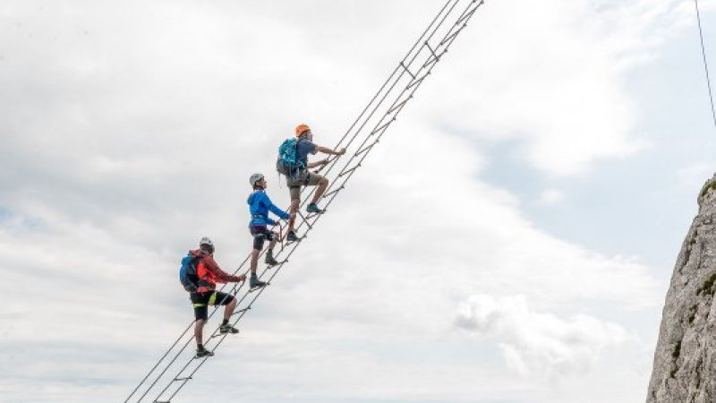 © Outdoor Leadership  | Klettersteige in der UNESCO Welterberegion Hallstatt Dachstein Salzkammergut. Klettersteig am Gosausee