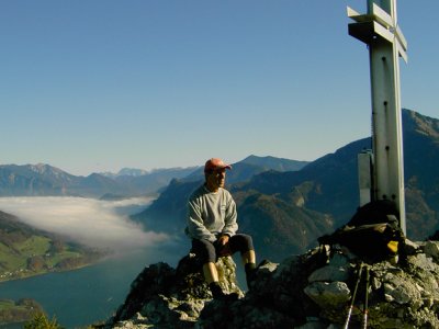 © Gisbert Rabeder | Blick auf Mondsee | Wandern und Wanderwege im Salzkammergut: Fernwanderwege &  Weitwanderwege “BergeSeen Trail“ bei einem Urlaub in Österreich.