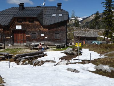 © Gisbert Rabeder | Ischler Hütte | Wandern und Wanderwege im Salzkammergut: Fernwanderwege &  Weitwanderwege “BergeSeen Trail“ bei einem Urlaub in Österreich.