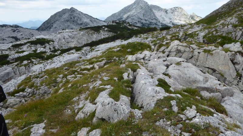© Gisbert Rabeder | Aussicht vom Karstplateau | Wandern und Wanderwege im Salzkammergut: Fernwanderwege &  Weitwanderwege “BergeSeen Trail“ bei einem Urlaub in Österreich.