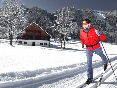 © Kraft | Entdecken Sie die UNESCO Welterberegion Hallstatt Dachstein Salzkammergut in Ihrem Winterurlaub beim Ski-Langlaufen.