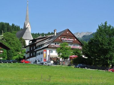 © Kirchenwirt | Gasthöfe und Unterkünfte in Gosau: Gasthof Kirchenwirt