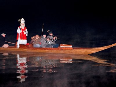 © Schöpf/ | Der Nikolaus kommt über den See