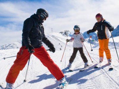 © OÖTourismus/Erber | Kinderskikurse in der Skiregion Dachstein West in Gosau