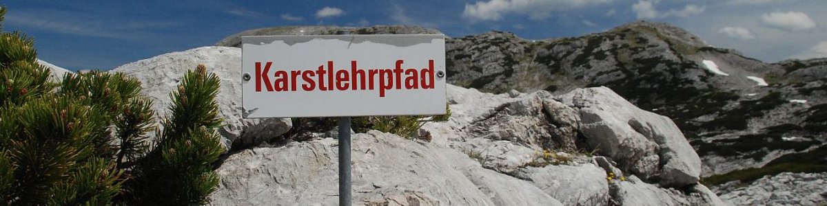 Hiking in Austria: The karst nature trail in Obertraun on Lake Hallstatt - 