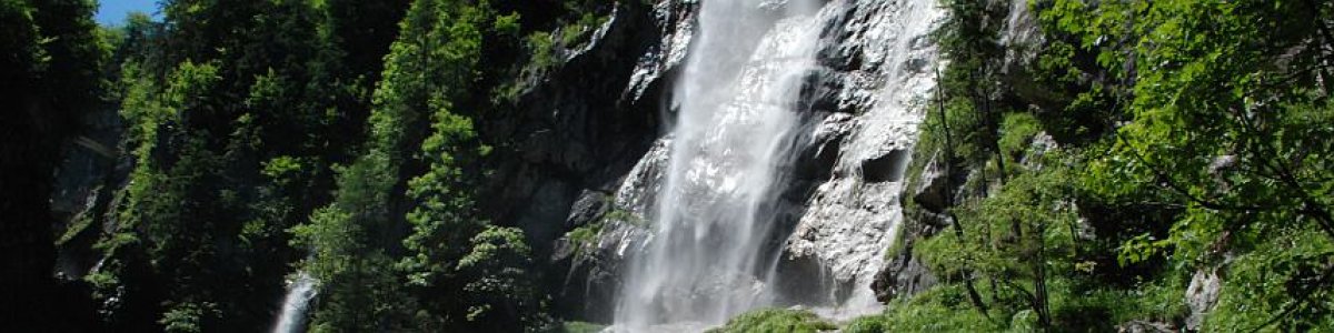 Glücksplätze im Salzkammergut: Waldbachstrub Wasserfall in Hallstatt - © Kraft