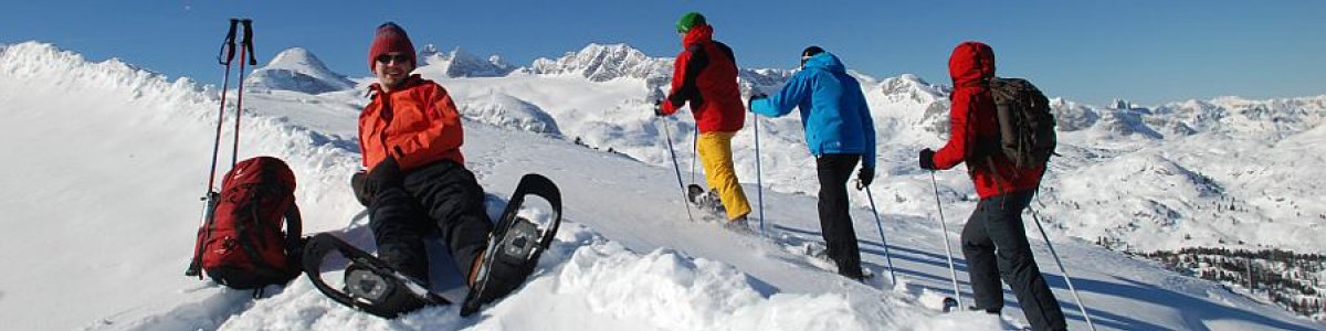 Snowshoeing on Lake Hallstatt - © Kraft
