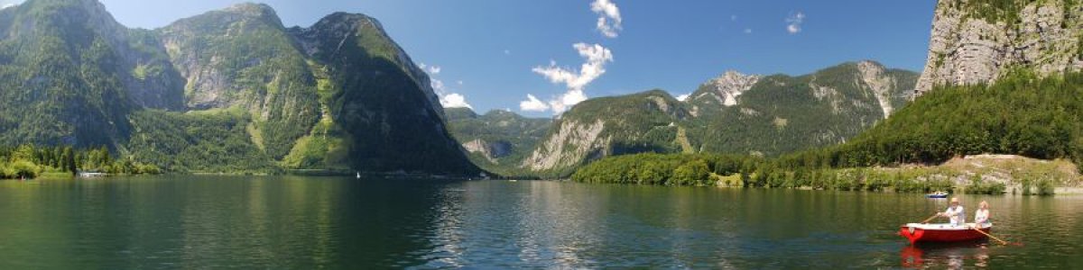 Holiday on Lake Hallstatt in Austria - © Kraft